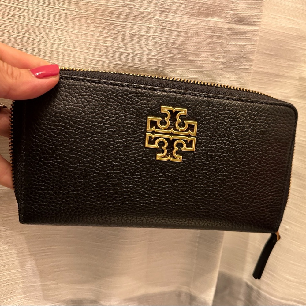 Tory Burch Britten Continental Zip Wallet